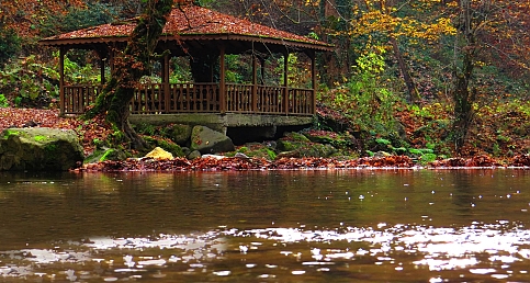 ''Doğanın güzelliği olmasa fotoğraf makinanın denkloşirine dokunmazdım.'' Kadir Turna.