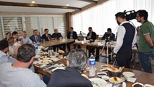 AK Parti milletvekilleri basın ile bir araya geldi