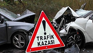 İki Otomobil Çarpıştı: 4 Yaralı