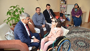 Vali Gürel'den Ev Ziyareti