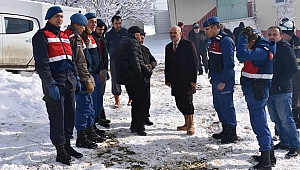 Yangında evleri küle döndü; kış ortasında evsiz kaldılar