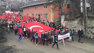 ŞEHİT EVİNDE DUYGUSAL ANLAR