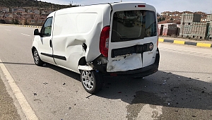 Köpeğe Çarpmamak İçin Kaza Yaptı