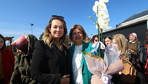 Ürkmezer, Belediyedeki Kadın Çalışanların 8 Mart Kadınlar Gününü Kutladı