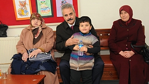 Uysal, Bizler Hizmet İçin Varız