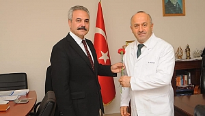Uysal Sağlık Çalışanlarının Tıp Bayramı'nı Kutladı