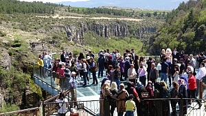 80 Metre Yükseklikte Mutluluğa 'Evet' Dediler