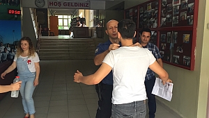 Karabük'te sınava geç kalan aday içeriye alınmadı