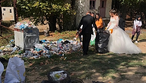 Karabük'te gelinle damat çöp topladı