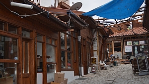 62 tarihi dükkan restore ediliyor