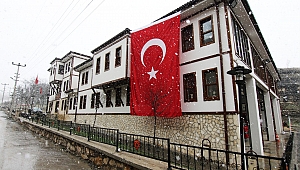 Başkan Varlı'dan Türk Bayrağı Talimatı