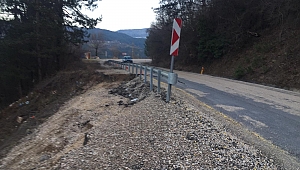 Aşırı yağış nedeniyle yol çöktü