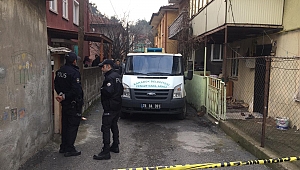 Çatı katında iple asılı halde ölü bulundu