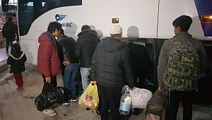 Karabük'te göçmenler otogarda yoğunluk oluşturdu