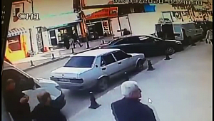 Geri geri gelirken yayaya çarptı