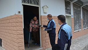 Yenice'de evden çıkmayan yaşlıların alışverişini belediye ekipleri yapıyor