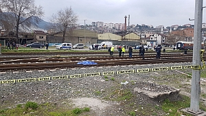 Karabük'te, yük treninin çarptığı kişi yaşamını yitirdi