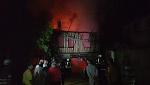 Safranbolu'da Eve Yıldırım Düştü: 3 Büyükbaş Hayvan Telef Oldu