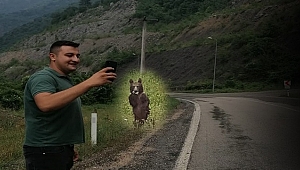 Ayıyla özçekim yaptı