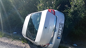 Otomobil su kanalına devrildi: 6 yaralı