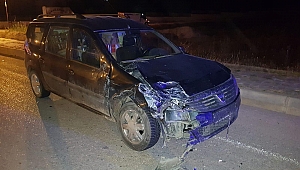 İki otomobil çarpıştı: 2 yaralı