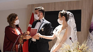 Başkan Köse, Yeni Nikah Salonunda İlk Nikahını Kıydı