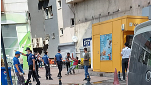 Çarşıdaki bıçaklı kavga kamerada