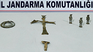 Durdurulan otomobilden tarihi eserler çıktı!