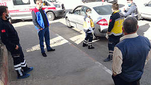 Karantinada olması gerekirken sokakta süt ...