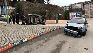 Çarpışmanın şiddetiyle yan döndü