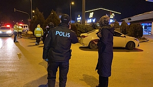 Motosiklet ve otomobil çarpıştı