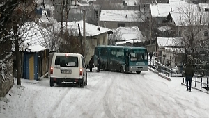 Karabük'te Kar Sürücülere Zor Anlar Yaşattı