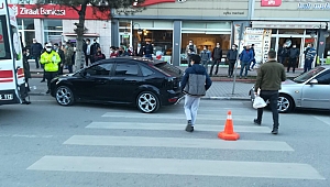 Karabük'te yaya geçidinde 2 kişiye otomobil çarptı