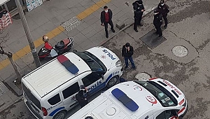 Karantinadan kaçtı, çarşıda gezerken yakalandı