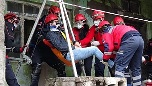 Deprem sonrası kurtarma tatbikatı