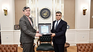 Kazakistan Büyükelçisi Saparbekuly, Vali Gürel'i ziyaret etti