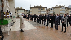 Koronavirüsten ölen öğretmen, son yolculuğuna uğurlandı