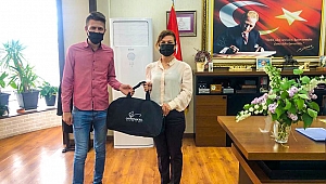 Başkan'dan Askerlere İhtiyaç Çantası