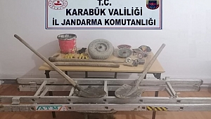 KAÇAK KAZI YAPARKEN YAKALANDILAR