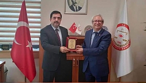 KARABÜKLÜ GENEL MÜDÜRE “YILIN BÜROKRATI” ÖDÜLÜ