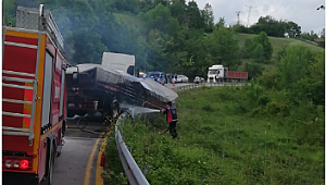 Seyir halindeki TIR'ın lastikleri alev aldı