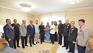 Orgeneral Çetin, Şehit Ömer Bilal Akpınar'ın Ailesini Ziyaret Etti