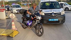 MOTOSİKLET KAZASI: 2 YARALI