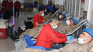 MEHMETÇİK’TEN KAN BAĞIŞI