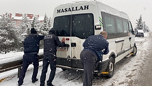 Karabük'te yoğun kar yağışı...Sürücüler zor anlar yaşadı