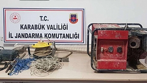 KAÇAK KAZI YAPARKEN YAKALANDILAR