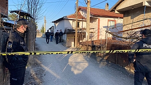 Tavana asılı halde bulundu