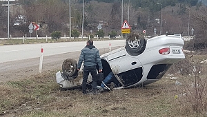 Köpeğe çarpmamak için takla attı