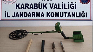 KAÇAK KAZI YAPARKEN YAKALANDILAR