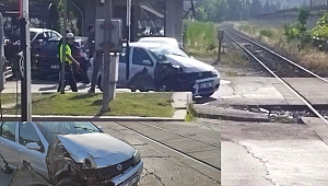 Karabük'te yük treni ile otomobil çarpıştı: 1 yaralı